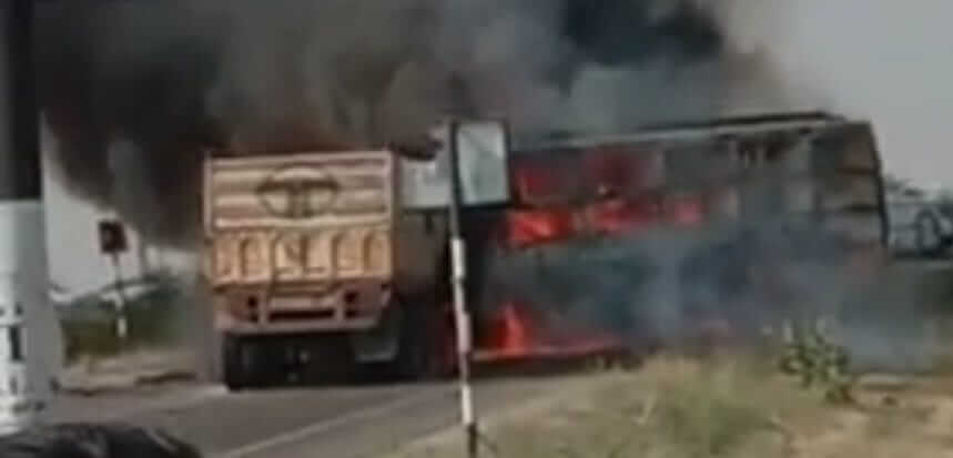 Fierce collision between truck and bus in Barmer, 12 people burnt alive